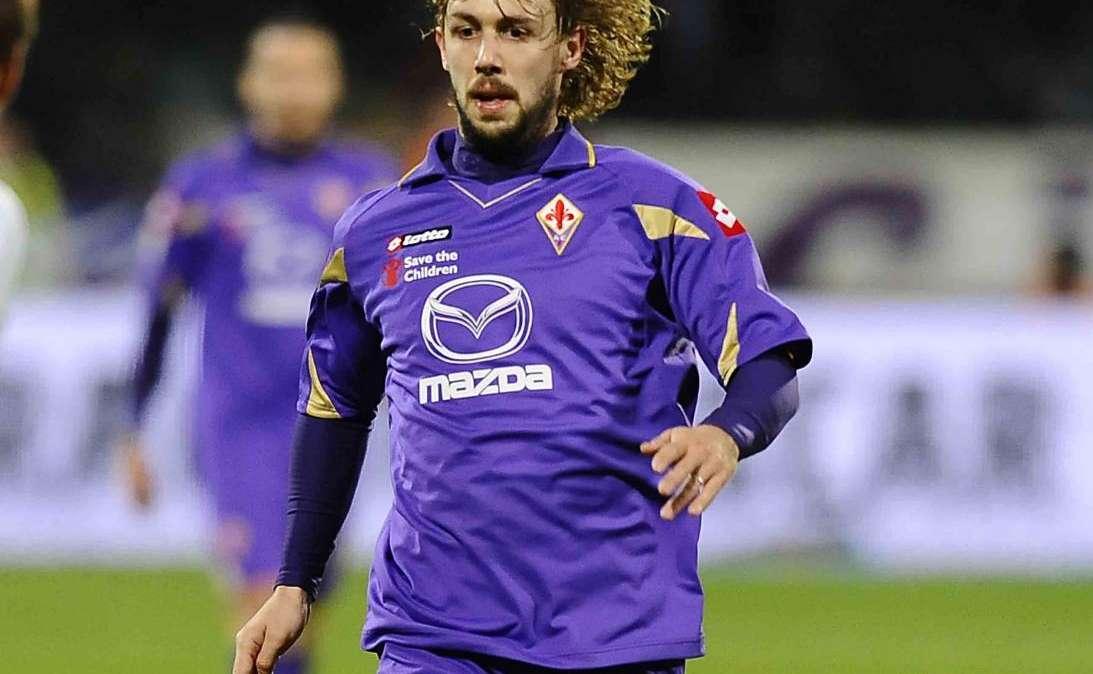 DONADEL, Il giocatore saluta i tifosi viola a fine partita