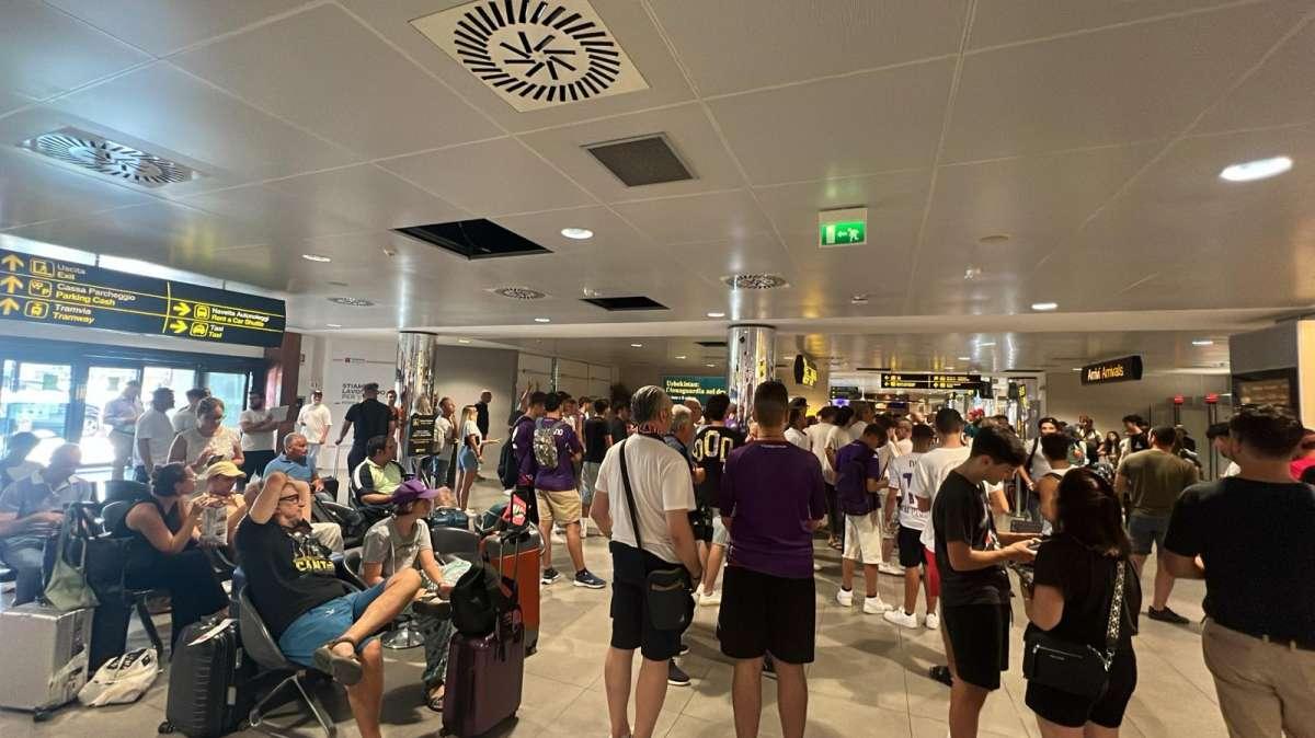 DA PERETOLA, Già tanti tifosi in attesa di De Gea