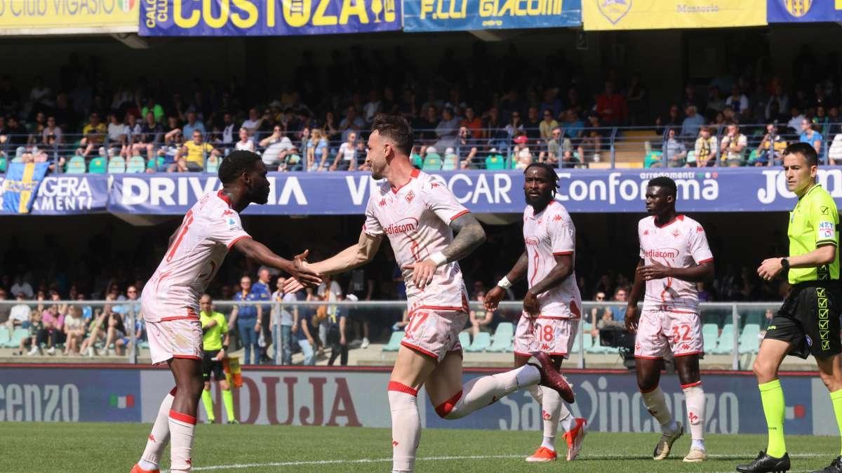 HEL-FIO, Viola ko tra errori, pali e Var: a Verona è 2-1