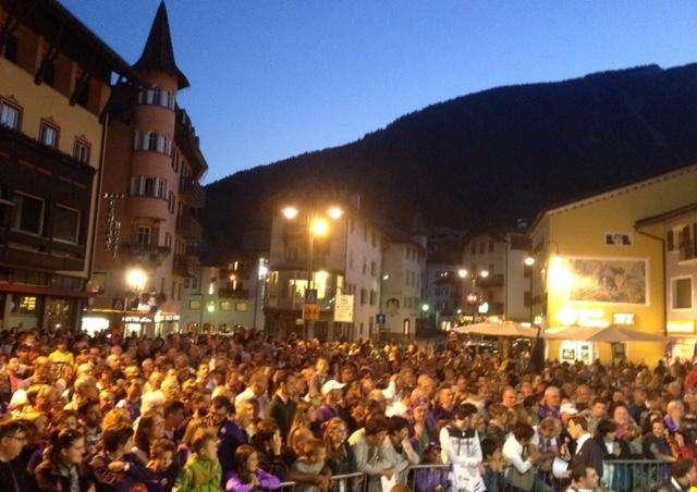 MOENA, Fischi per Salah, cori per Pepito