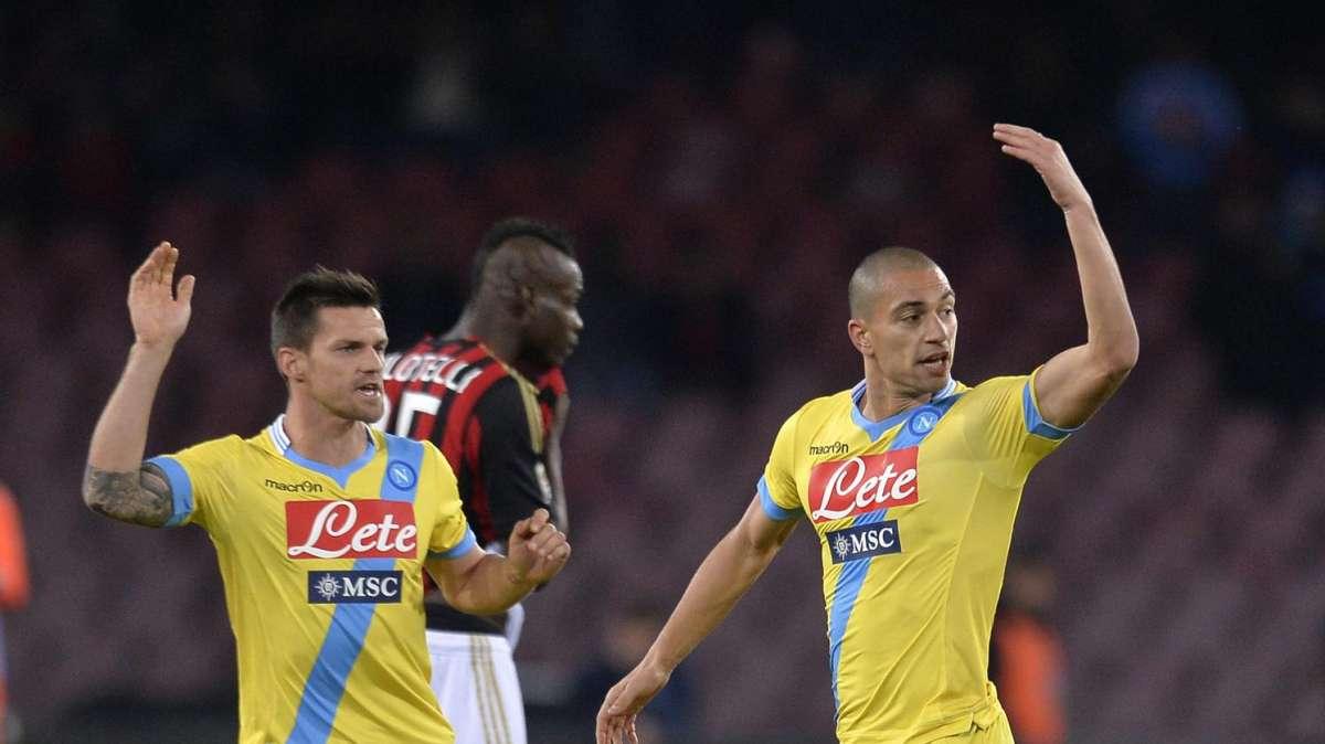 NAPOLI-MILAN, Il primo tempo finisce 1-1