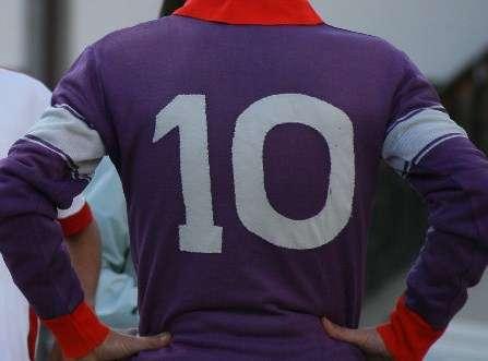 E SE RITIRASSIMO LA MAGLIA VIOLA NUMERO 10?