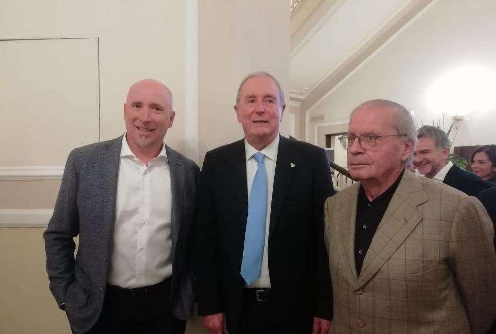 FOTO FV, Maran con Fascetti e presidente del premio
