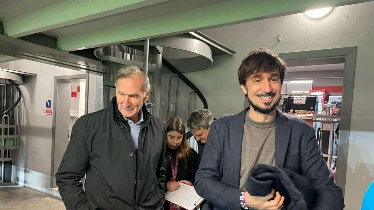 Iniziativa in Cremonese-Fiorentina in ricordo di Astori, ecco i familiari allo Zini (foto)