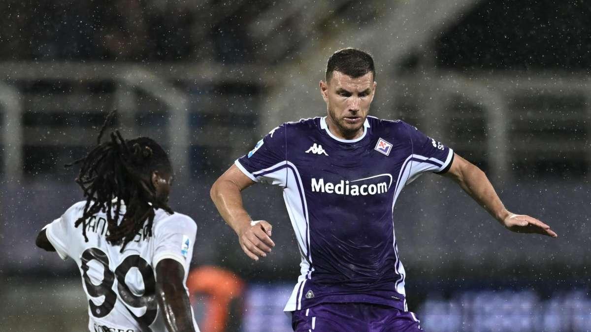 Fiorentina-Napoli 0-2, via alla ripresa col primo cambio: out Dzeko, in Piccoli