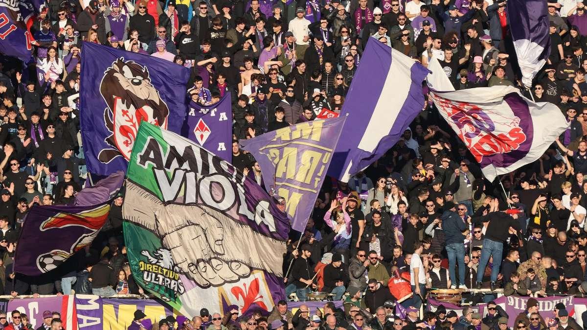 DE SINOPOLI A RFV, Cori per ribadire rivalità ma in alcune piazze...