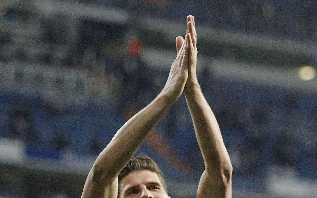 GOMEZ, I viola studiano un contratto speciale per lui