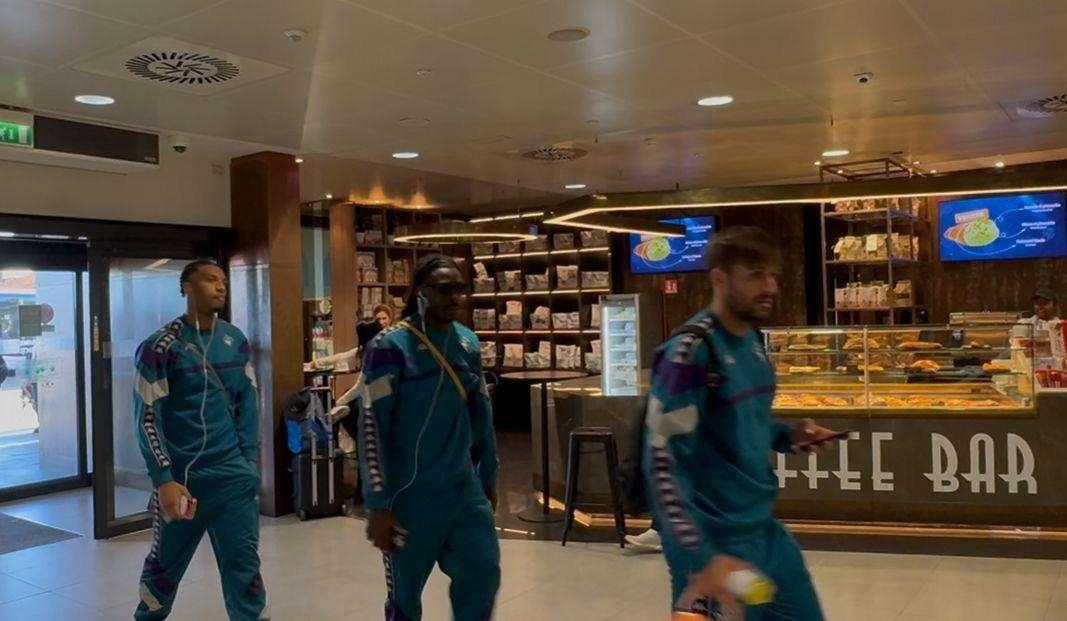 La Fiorentina in partenza per la Germania con dirigenza al completo: le immagini di FirenzeViola