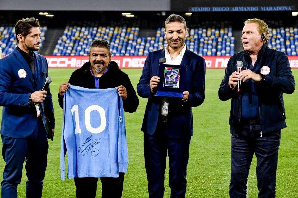 LUTTO, Morto Hugo Maradona, fratello minore di Diego