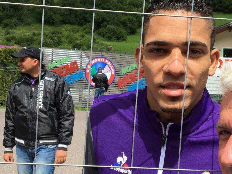 MOENA, Sessione autografi per i viola. Gilberto...