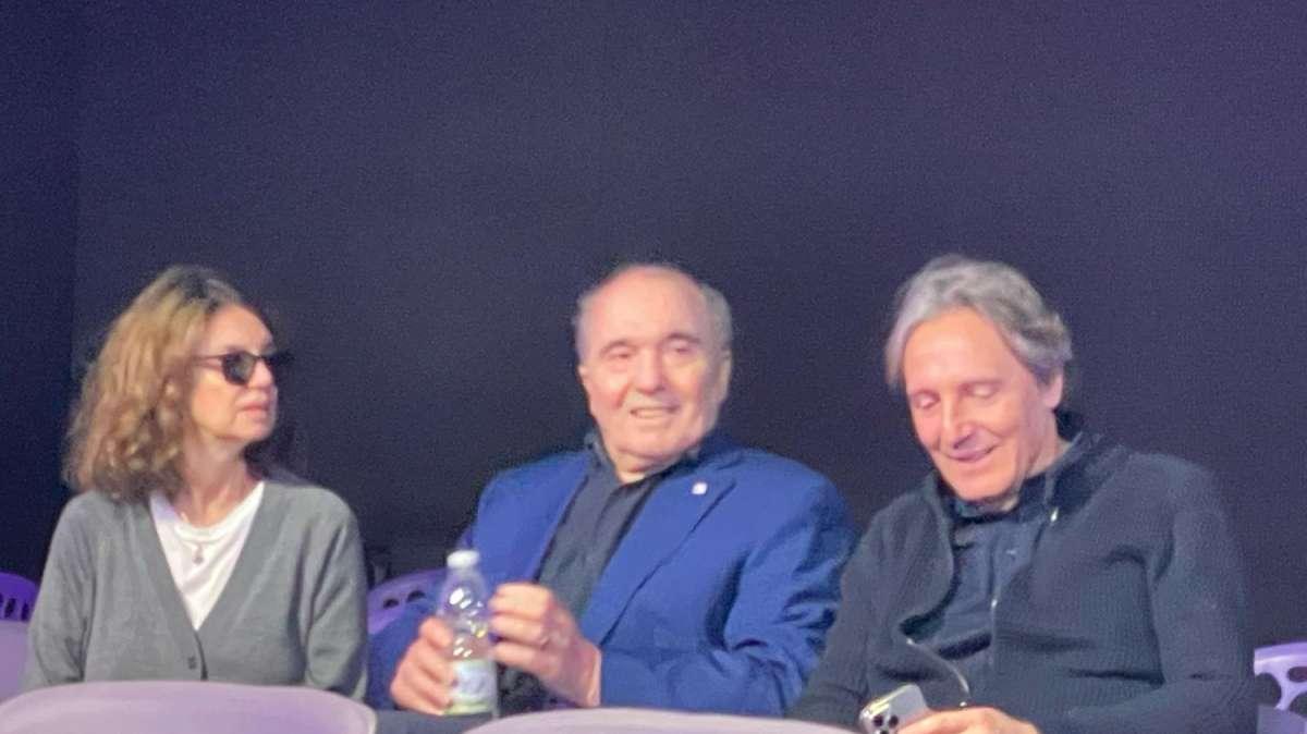 Rocco Commisso a seguire la conferenza di Palladino: ecco il nostro scatto