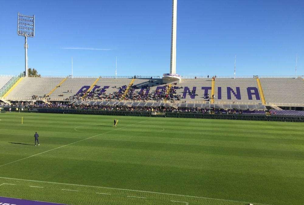 VIDEO FV, Entrano in campo i giocatori viola