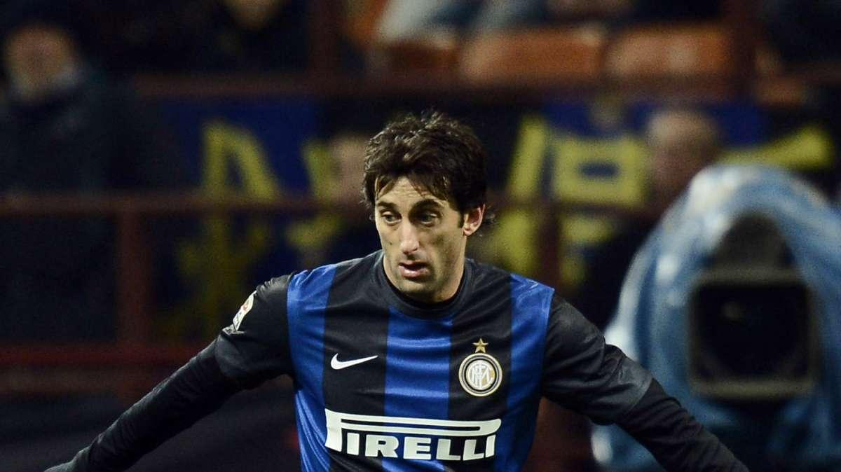 MILITO, Trauma distorsivo al ginocchio sinistro per lui