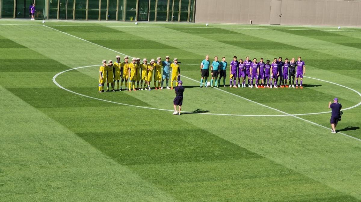 Cappelli di paglia per la Fiorentina dal Signa: il curioso momento al Viola Park