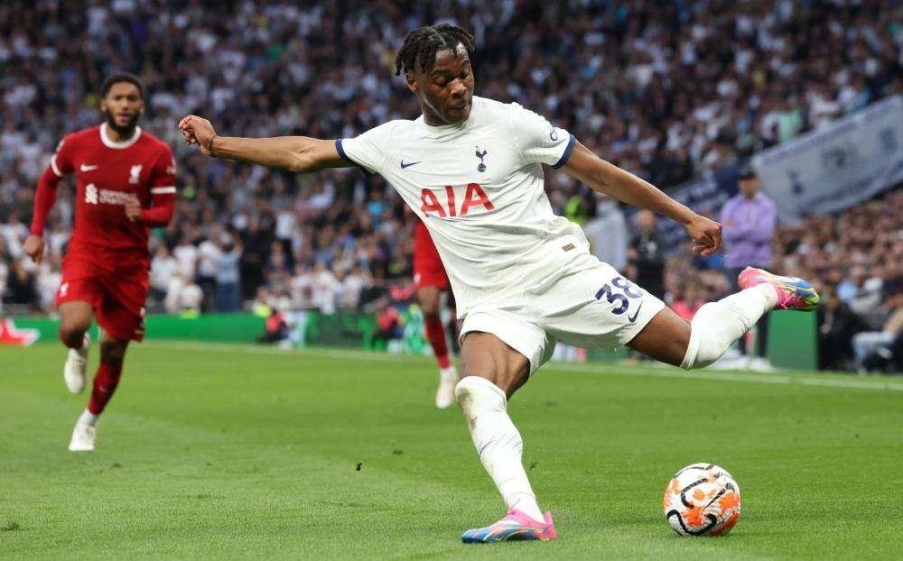 UDOGIE, Insulti razzisti sul web: Tottenham: "Disgustati"