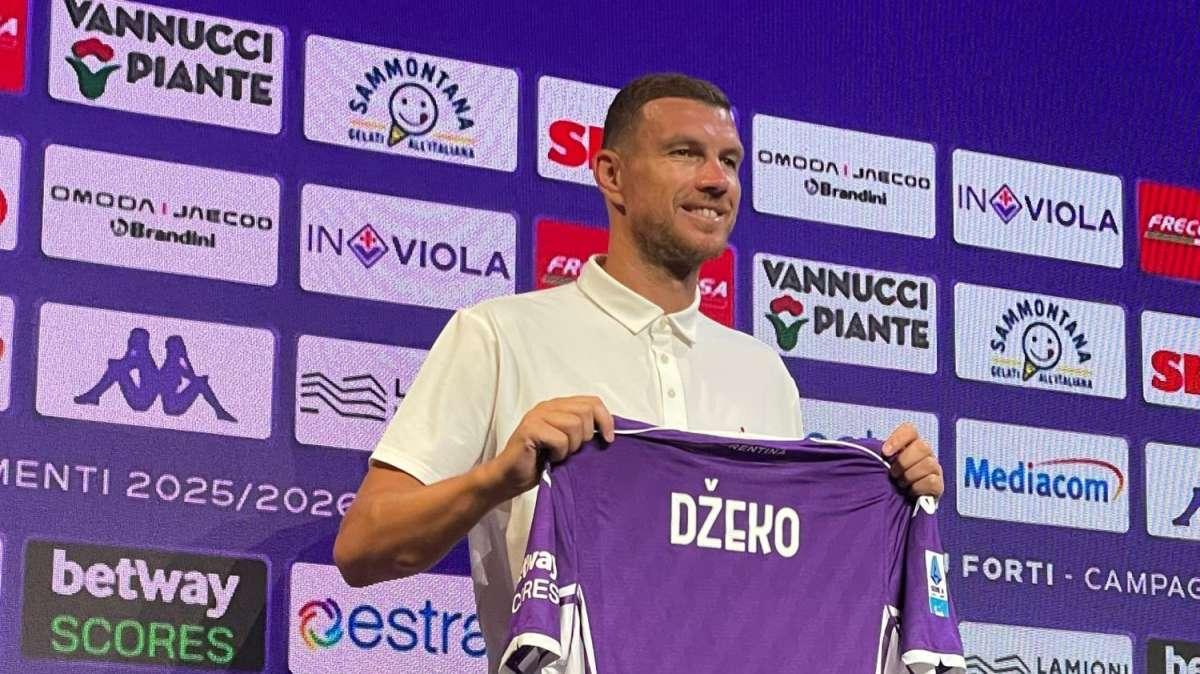 Dzeko si presenta al Viola Park, carica e ambizione: soprattutto in Europa