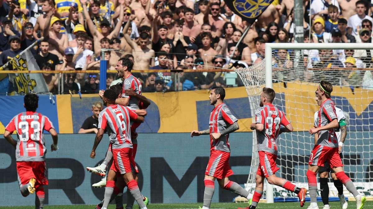 SERIE B, La Cremonese batte il Catanzaro e va in finale