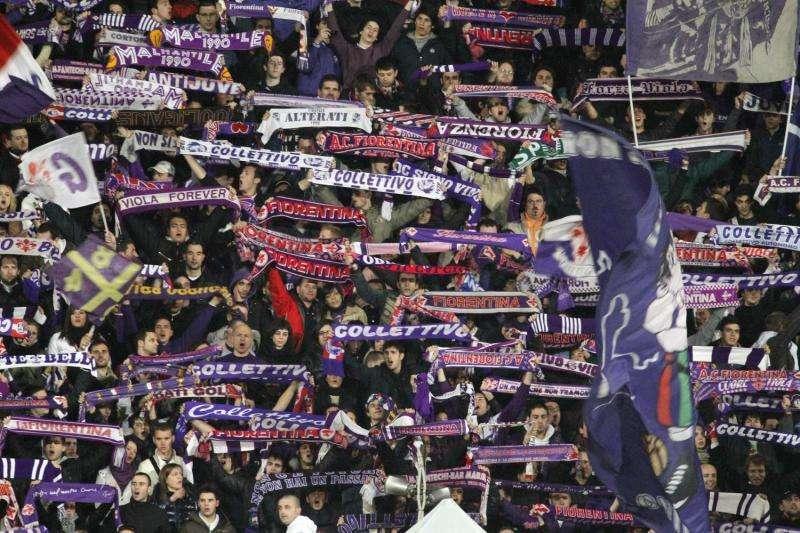 VIOLA, L'odissea in pullman lunga 900 km di 300 tifosi verso Crotone