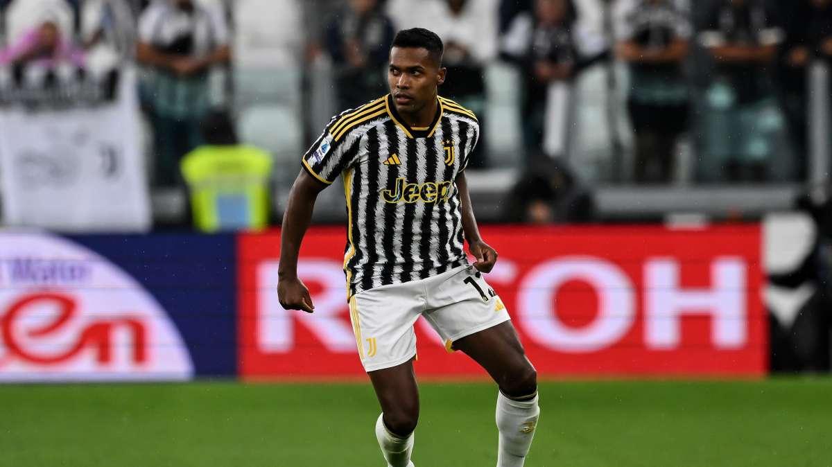 JUVE, Alex Sandro out un mese e mezzo: salta i viola?
