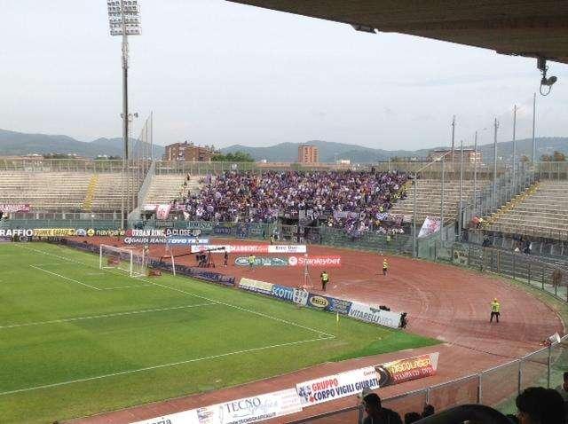 VIDEO FV, Viola sotto la curva a ringraziare i tifosi