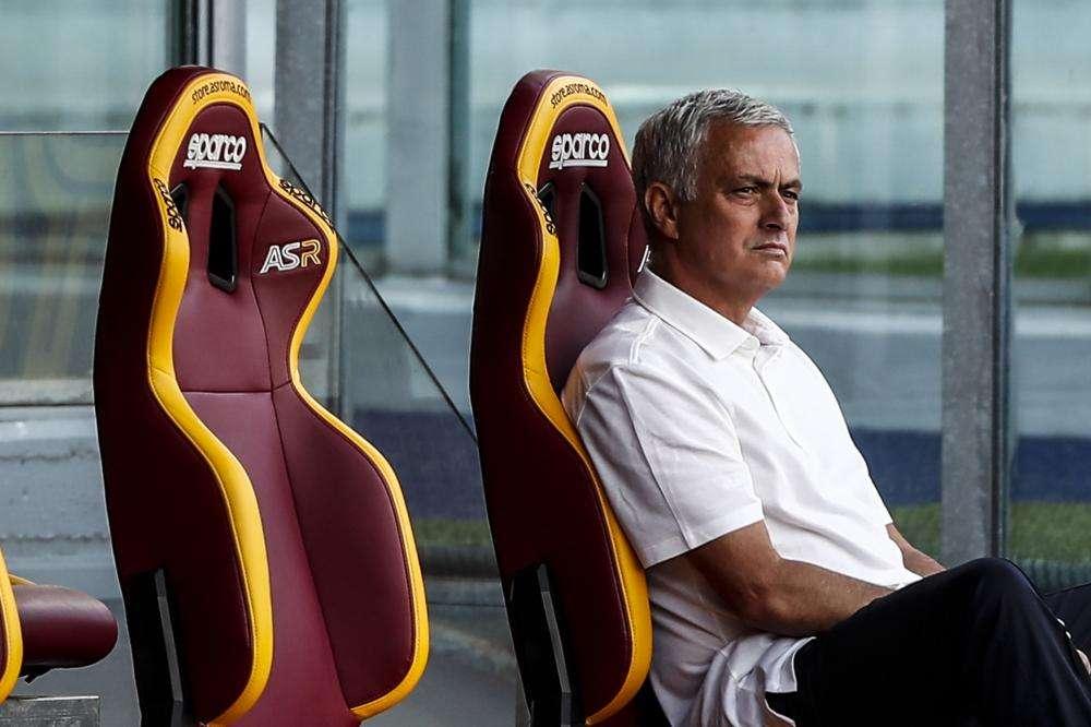 MOURINHO, A Trigoria col drone: "Anche questo è lavoro"