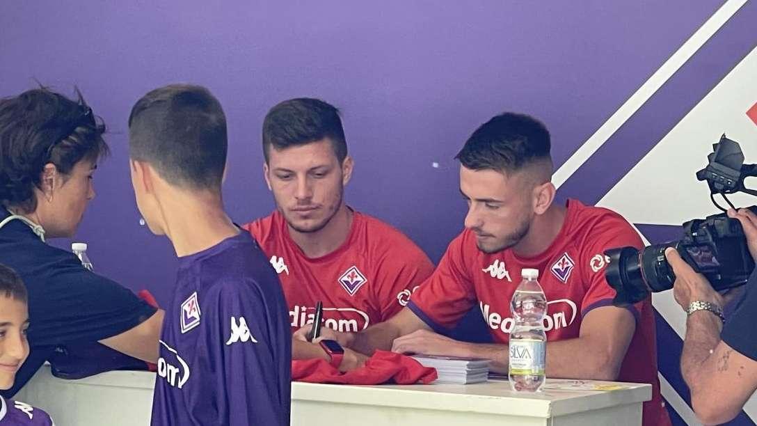 FOTO FV, Sessione autografi per Jovic e Terzic
