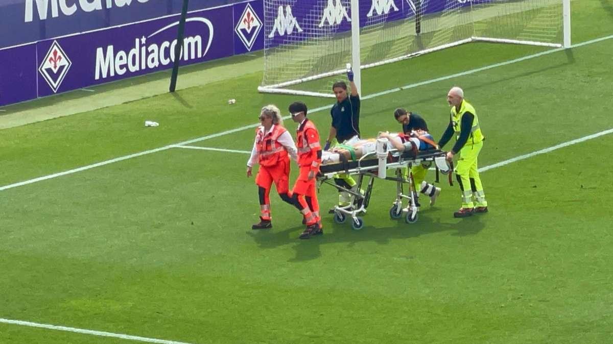 Primavera, attimi di paura in Fiorentina-Sassuolo: Vezzosi viene colpito al volto. Trasportato a Careggi 
