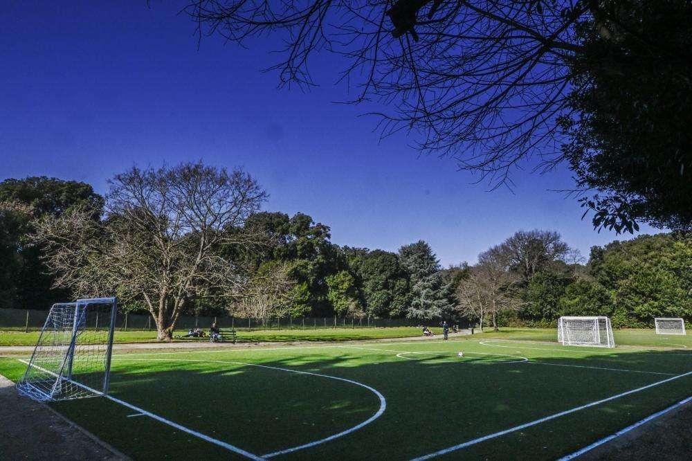 Trieste, dopo insulti e minacce, arbitro colpito al volto da un calciatore di futsal