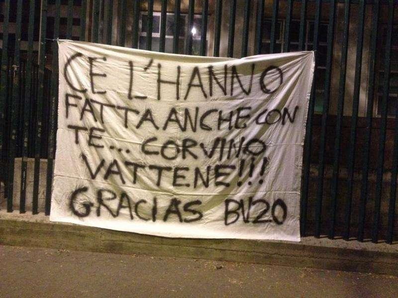 FOTO FV, Striscione al Franchi contro Corvino