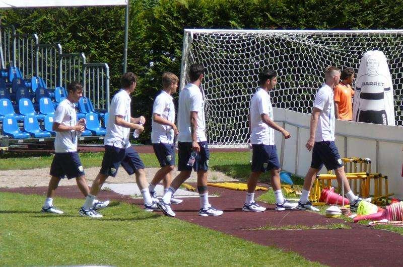 FOTO FV, La Feralpi in campo, i suoi tifosi sugli spalti