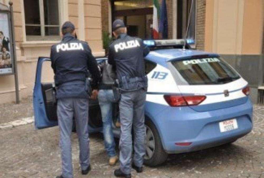 AVELLINO, Giocatore "indegno" denudato dopo sconfitta