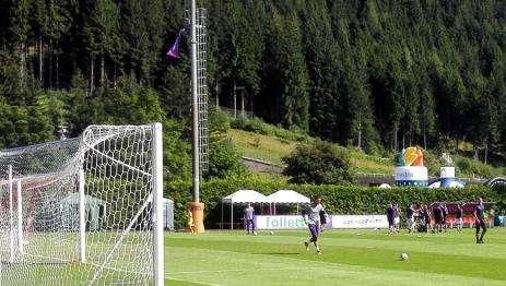 FOTO FV, Squadra in campo per il riscaldamento