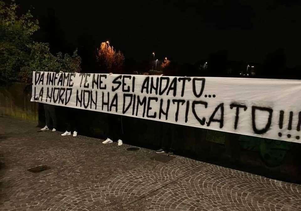 UDINESE, Striscione degli ultras contro ritorno di Cioffi