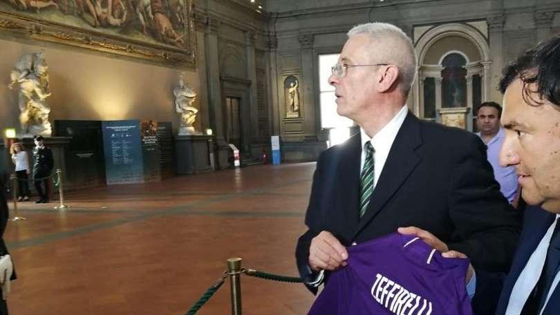 FOTO-VIDEO FV, Barone e la maglia per Zeffirelli
