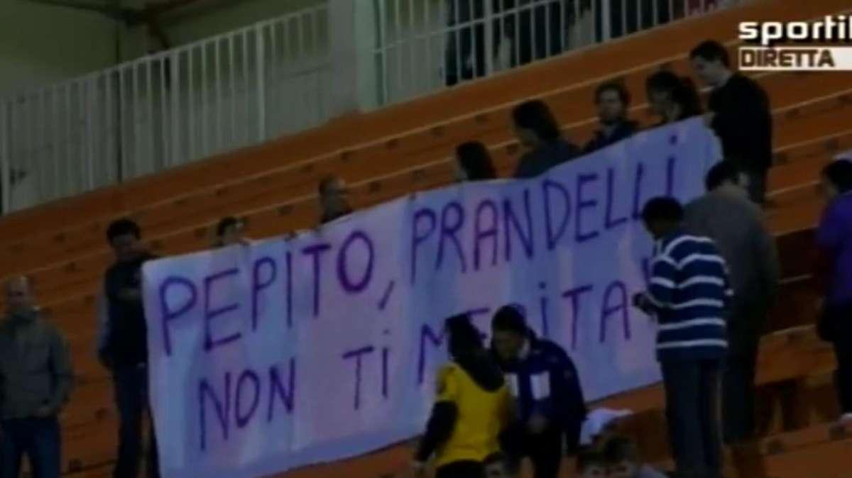 FOTO, A S.Paolo Prandelli contestato su Rossi