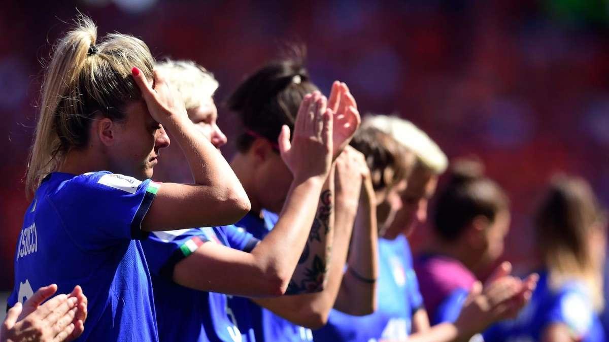 NAZIONALE FEMM., Una calciatrice positiva al covid