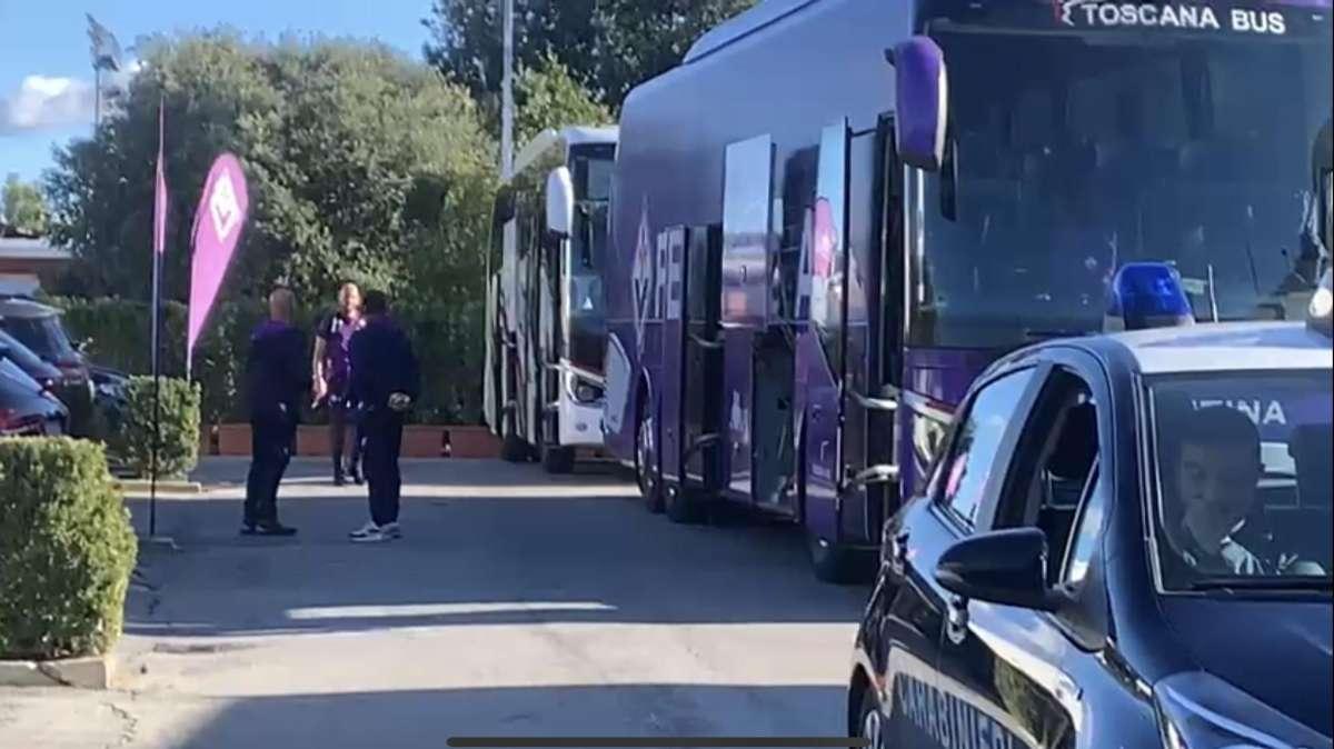FIORENTINA, Squadra in partenza verso Genova