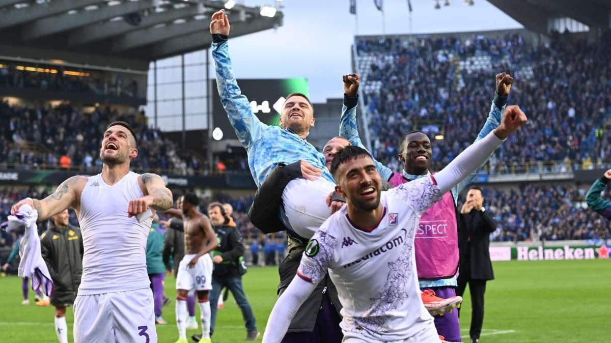 VIOLA, Festa in spogliatoio: "Non ti lasceremo mai da sola!"