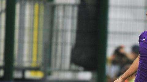 PEZZELLA-GOL, Bacio alla fascia e dita al cielo per DA13