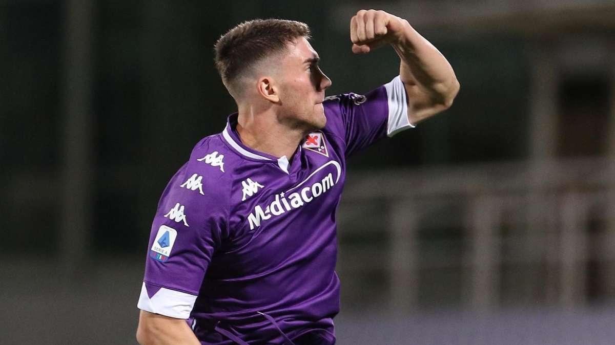 AG. VLAHOVIC A FV, DUSAN CONTENTO PER IL GOL. NON VEDE L'ORA DI LAVORARE CON....