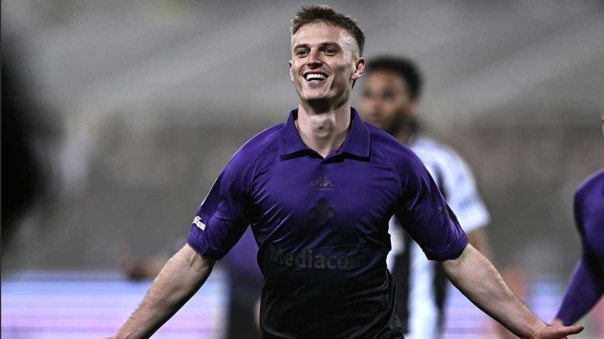 Gudmundsson al centro del gioco: ora Pioli ripensa al 3-4-1-2 e ad una Fiorentina più offensiva e verticale