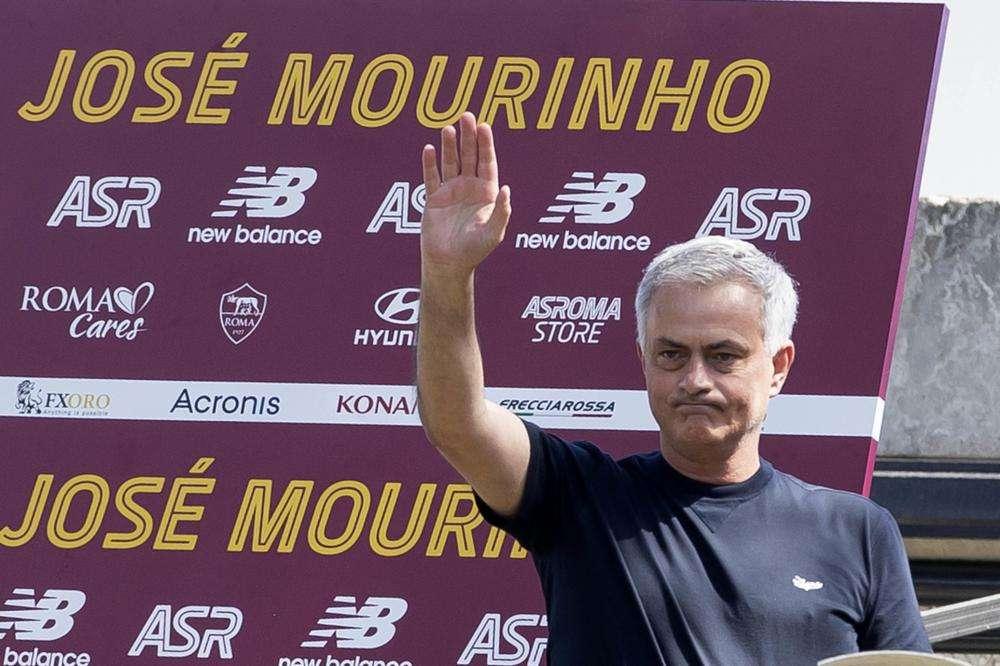 ROMA, Quarantena di 5 giorni a Trigoria per Mourinho
