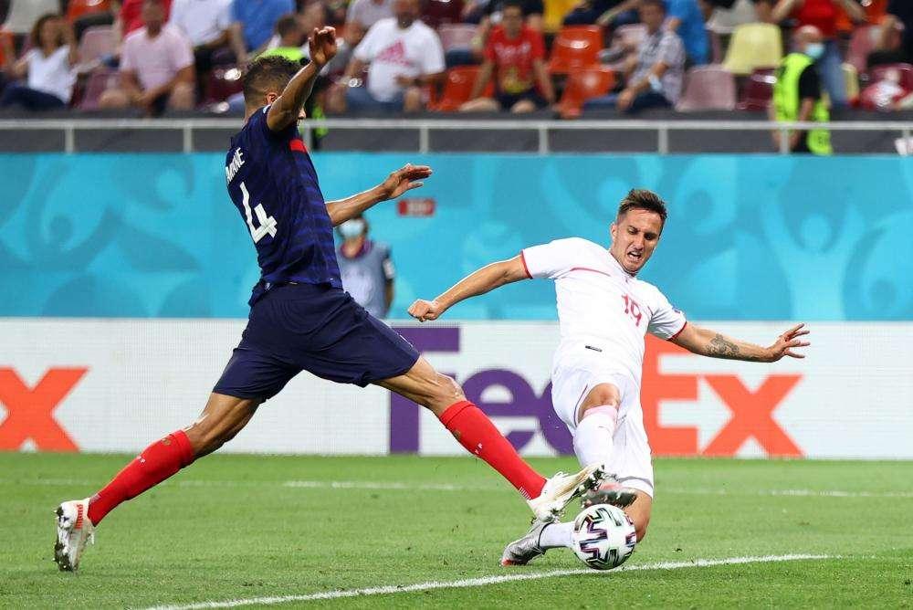 VARANE, Manchester United chiude accordo col Real