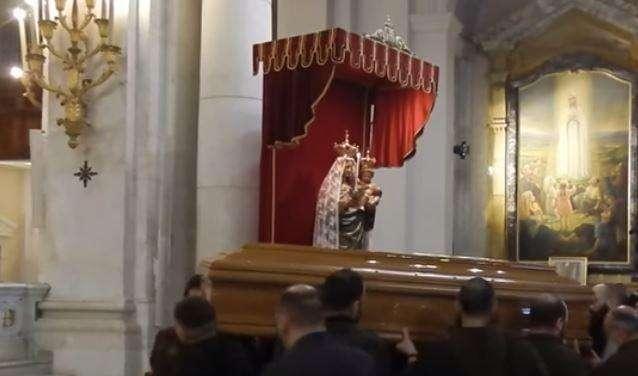 FUNERALI ATZORI, Fiori dalla Fiorentina a Quartu