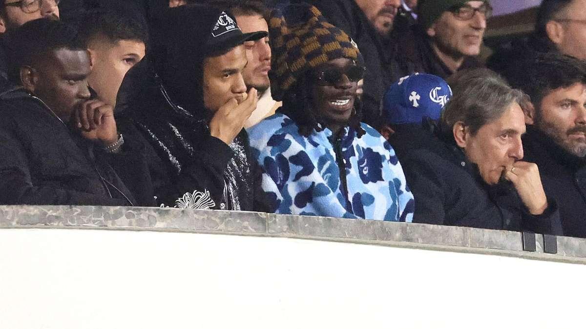 Moise Kean, compleanno al Franchi con gli occhiali da sole: l'immagine