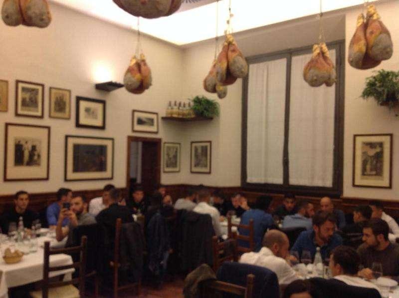 FOTO FV, Corvino porta squadra e staff a cena