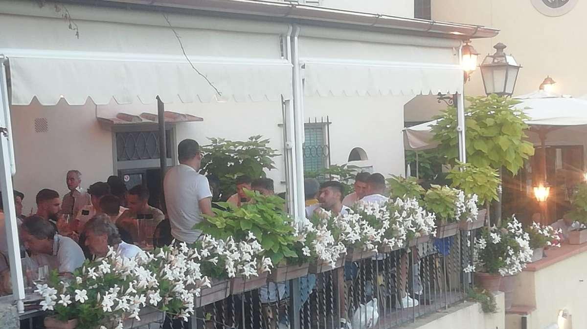 ESCLUSIVA FV, BISTECCA E SALUTI: LA CENA DEI VIOLA