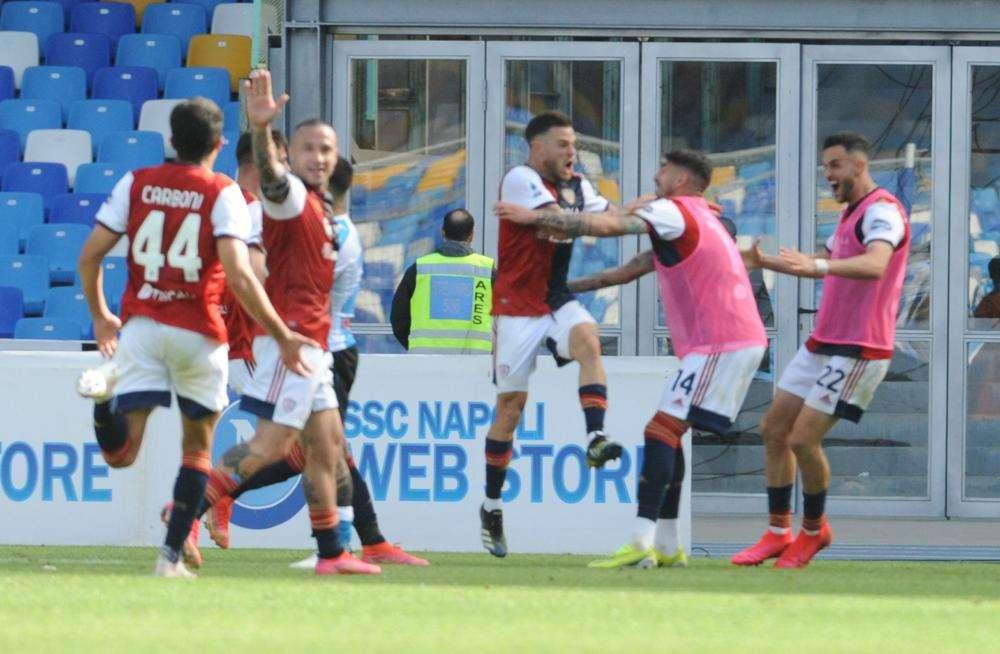 SEMPLICI, Punto che vale oro con un grande Napoli