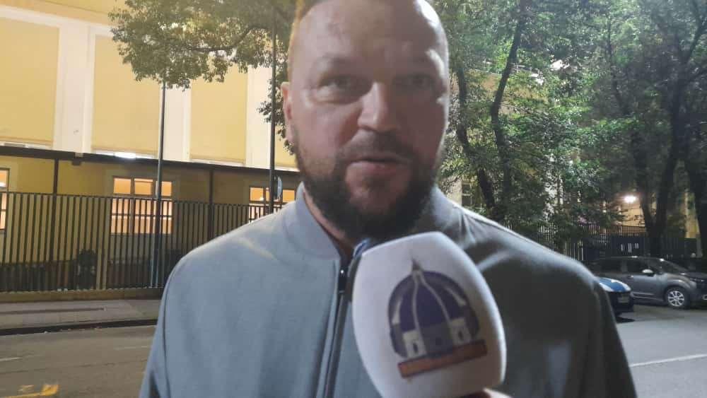 Ujfalusi suona la carica: "Manca tanto un trofeo. Questa Viola lotti per l'Europa e la Conference"