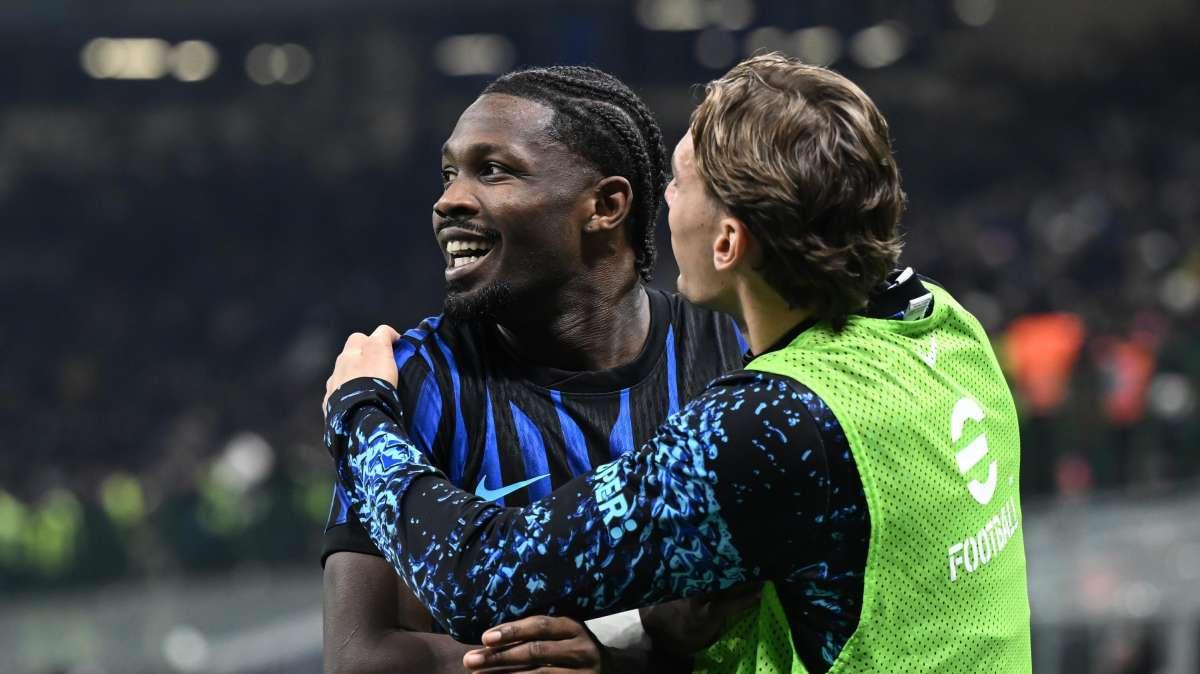 L'Inter strapazza il Como e si prende la vetta momentanea: 4-0 per i nerazzurri 